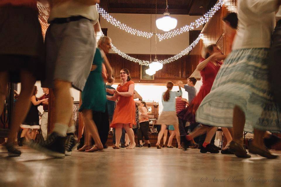 Bouquet toss