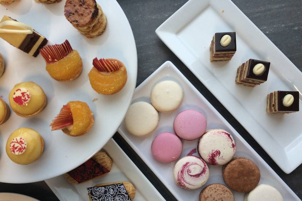 mini pastries