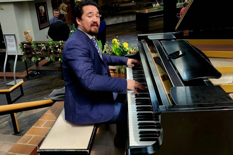 Solo Pianist