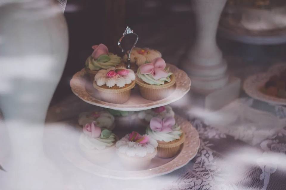 Pretty cupcake stand