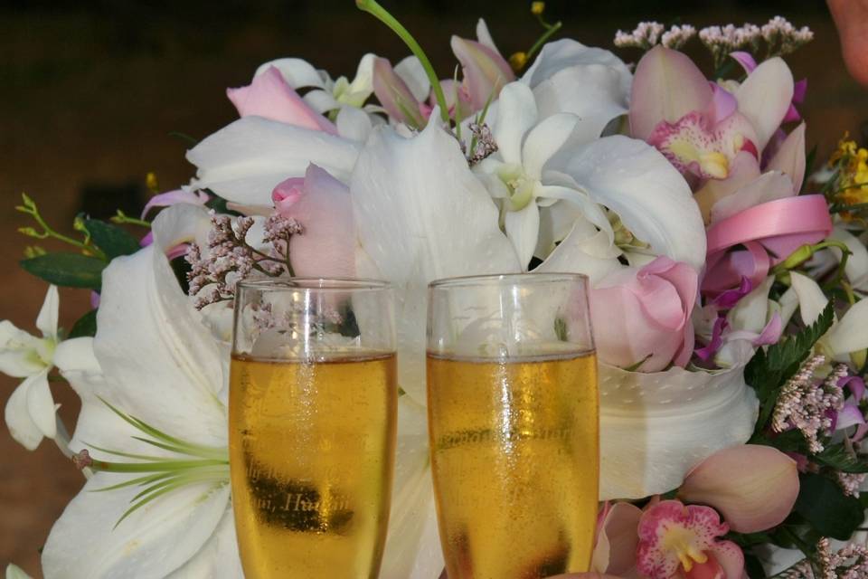 wedding glasses, rings, bouquet