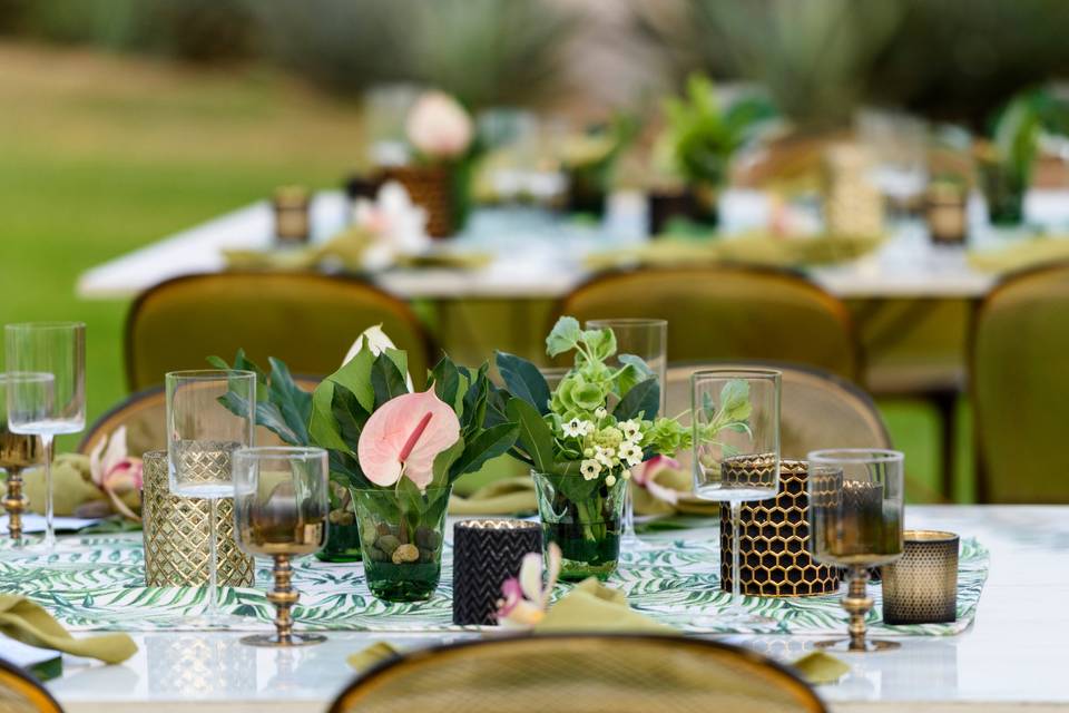 Tropical chic tablescape