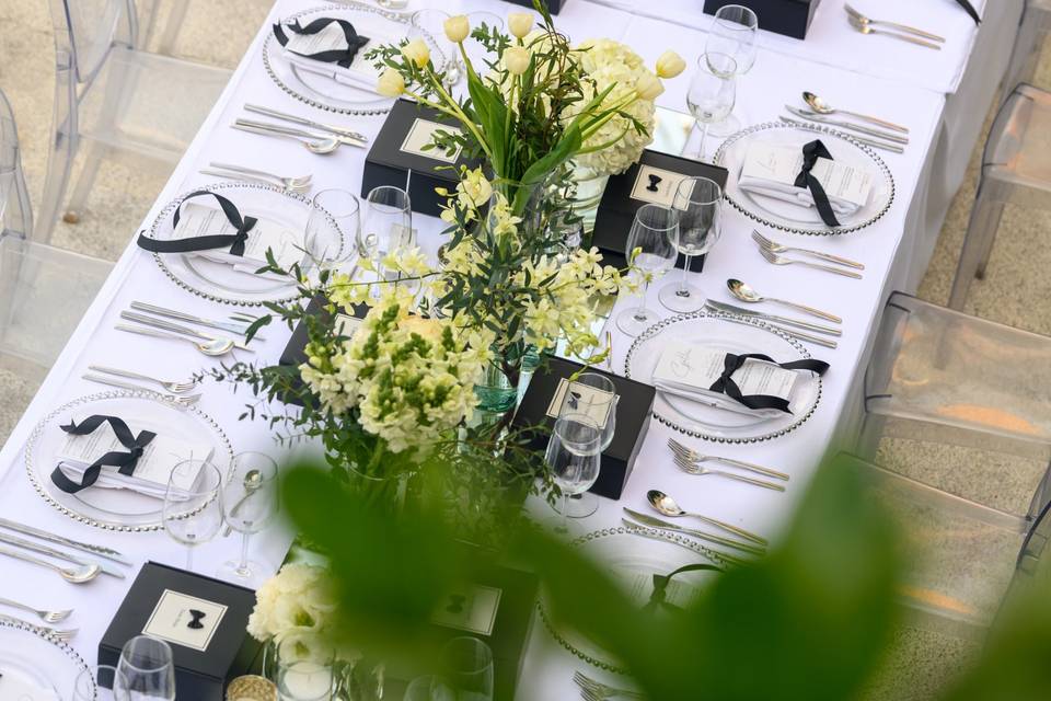 Stunning black and white table