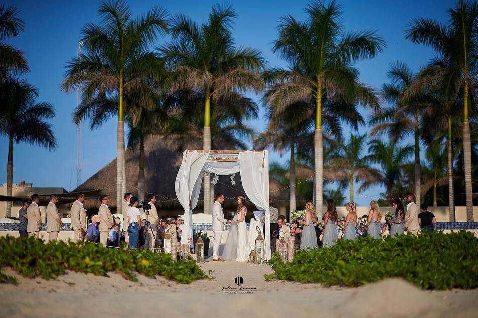 Stunning beach ceremony