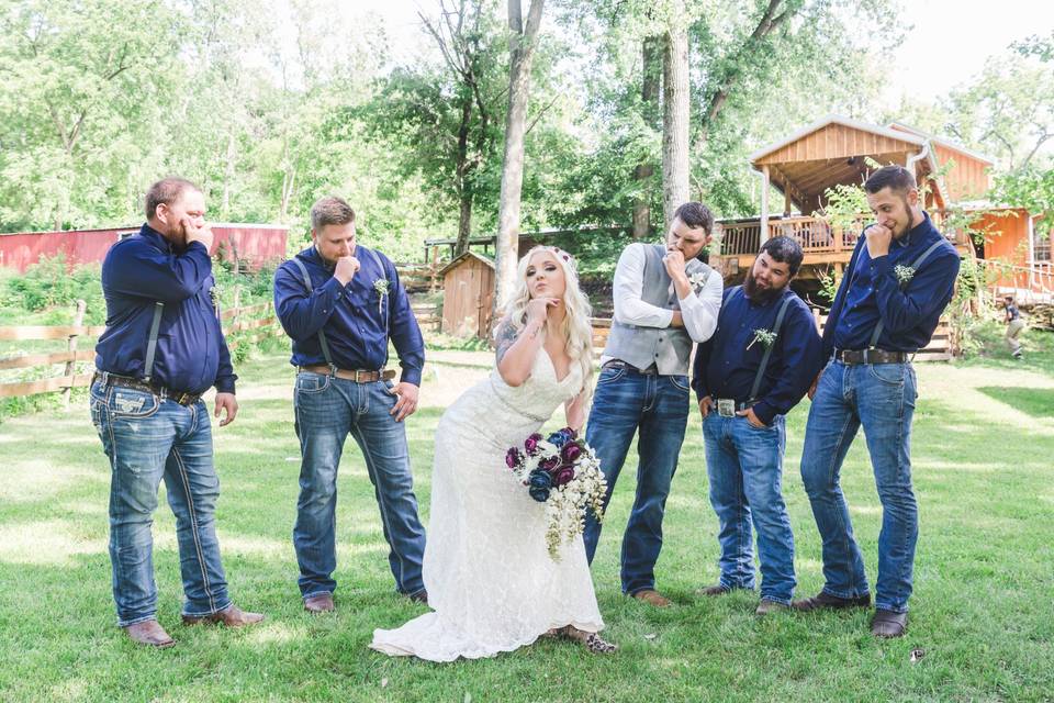 Groomsmen fun, Bride & Groom