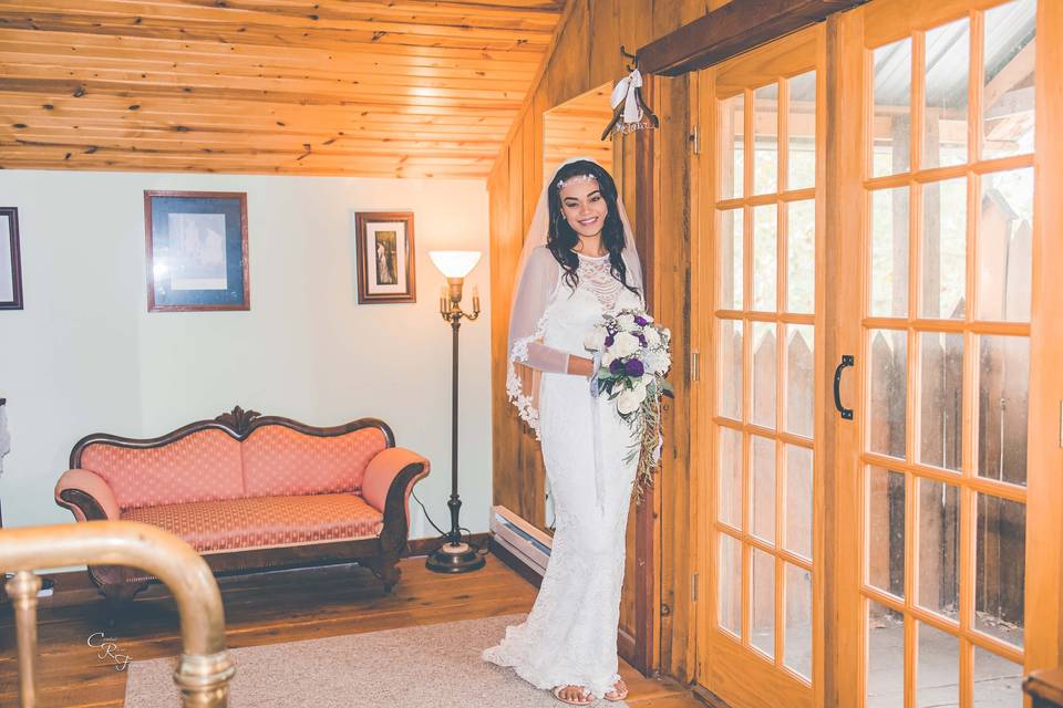 Bride in the bridal suite