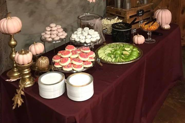 Blush & wine fall treat bar