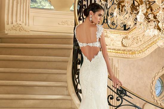 LAUREL BRIDAL GALLERY,EUROPEAN DESIGNERS