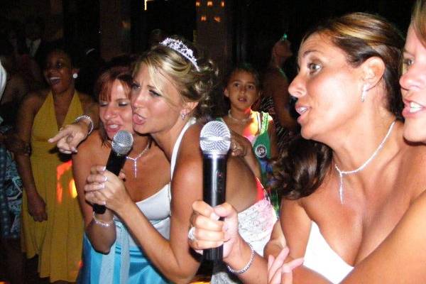 Bride and her ladies on the mics