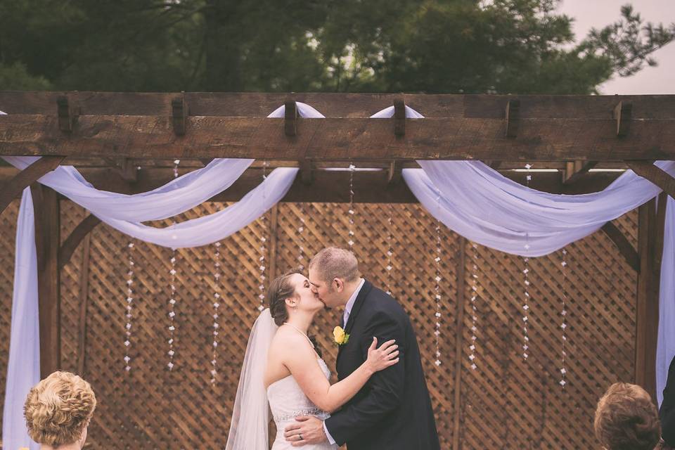 First kiss as a married couple