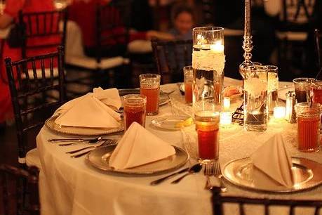 Table setting with centerpiece