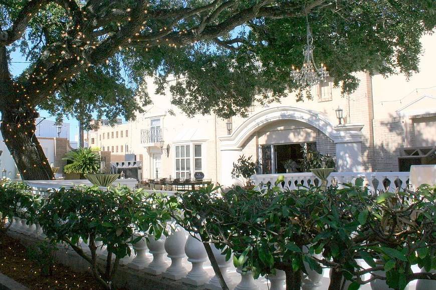 exterior view of the The Courtyard in Gaslight Square