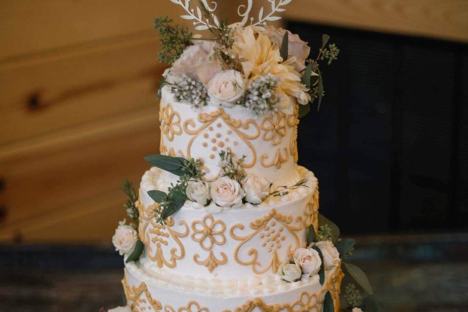 Kaela floral wedding cake