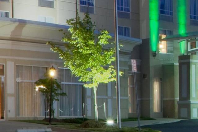 Exterior view of Holiday Inn Dumfries - Quantico Center