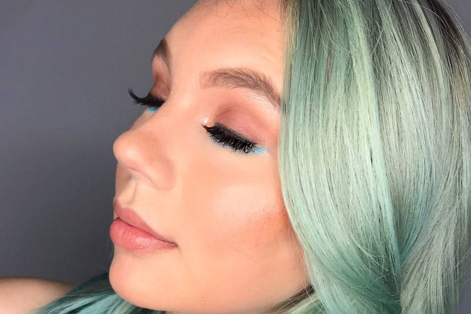 I’m all about flawless skin and blended application! Here is a soft brown smokey eye, blended to perfection.