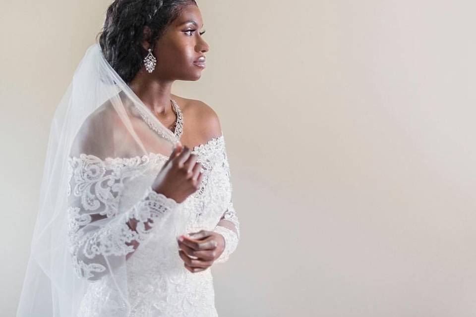 Dreamy, glowy makeup application for her destination wedding!