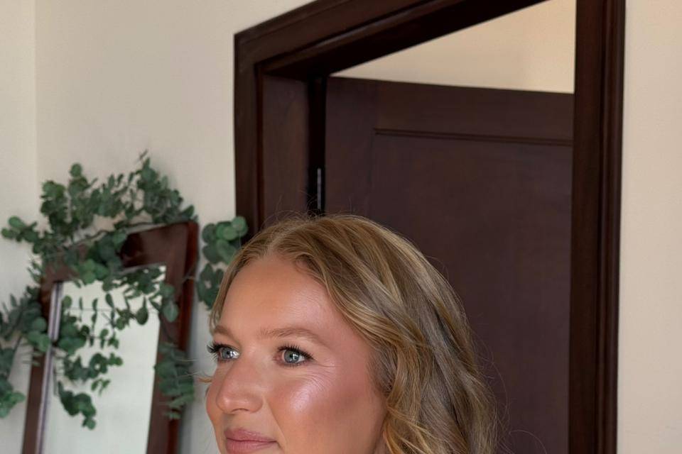 Costa rica makeup artist