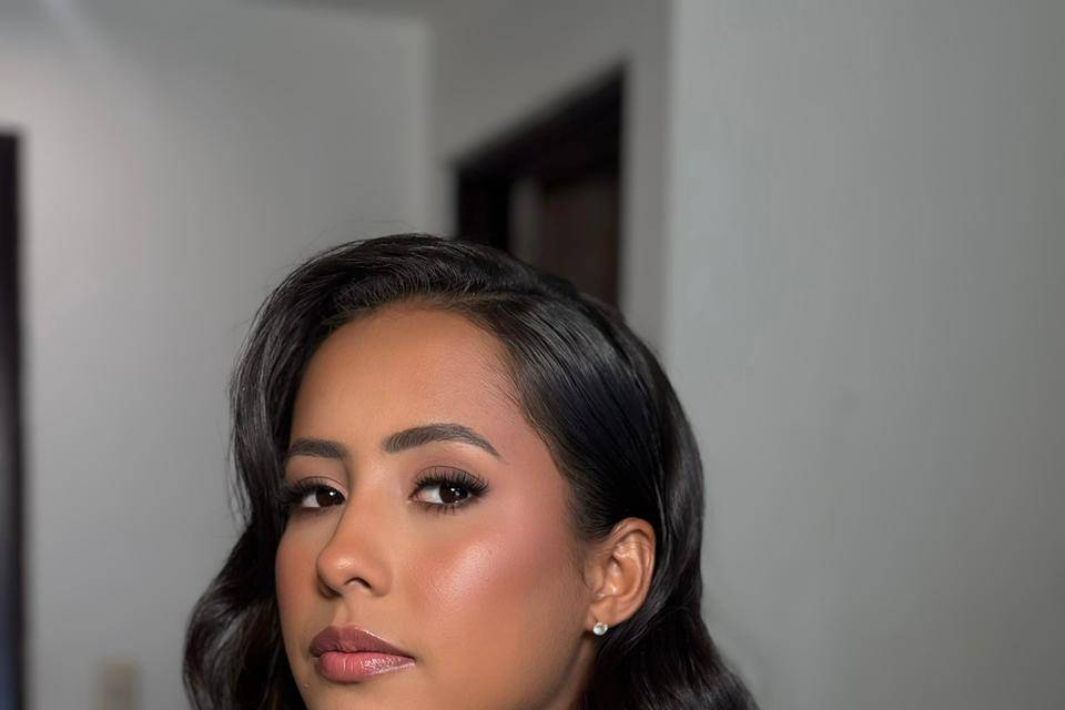 Costa rica makeup artist