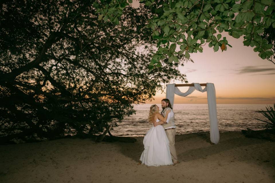 Costa rica makeup artist