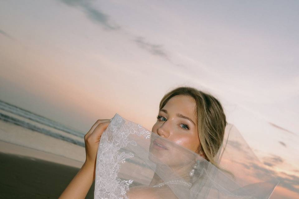 Hair and bridal makeup costari
