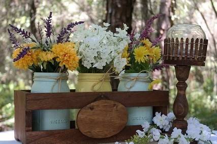 Adorable centerpiece, perfect for casual outdoor wedding decoration or centerpiece