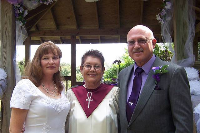 Rev. Lyns Weddings