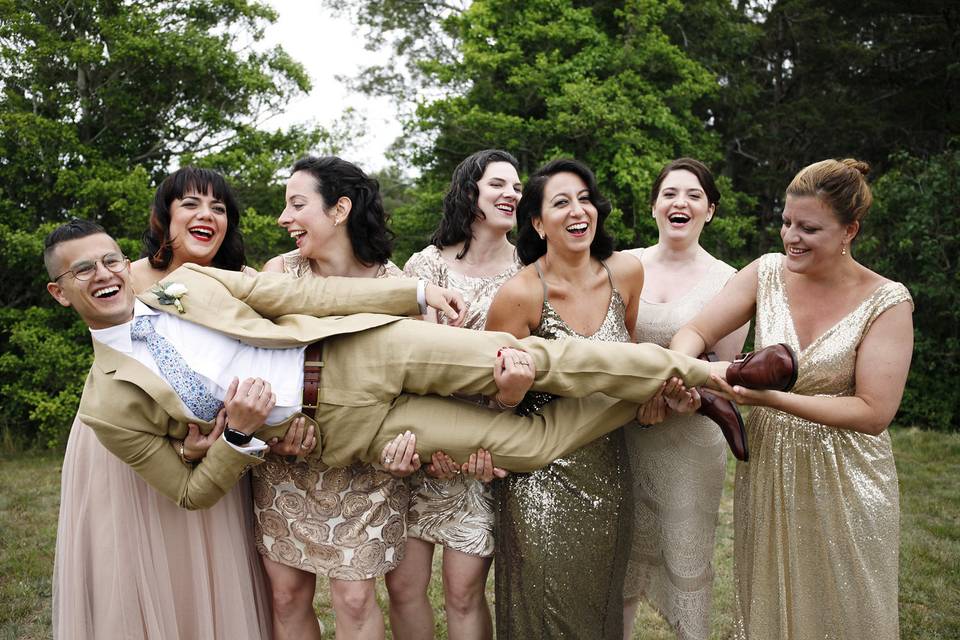 Couple with the bridesmaids