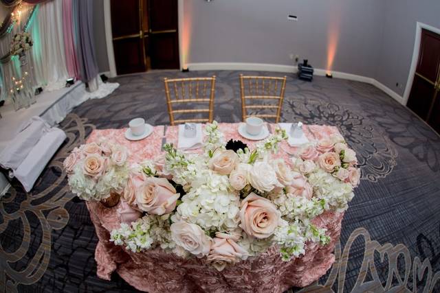 Sweetheart table