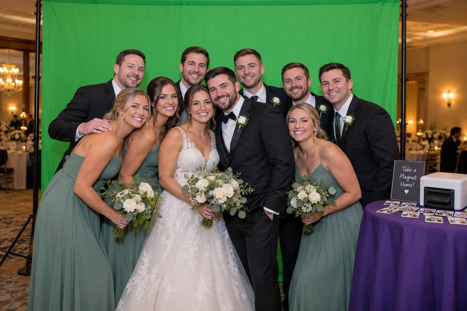 Magnique_Wedding_Party_Green_Screen_Before.jpg