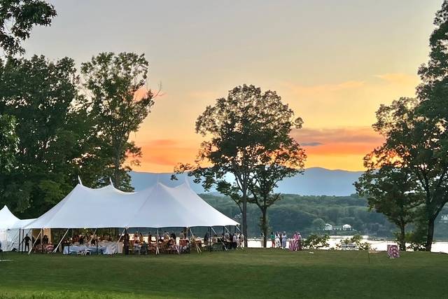 Sailcloth tent w/ Catskill sun