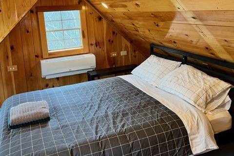 Cabin North Bedroom