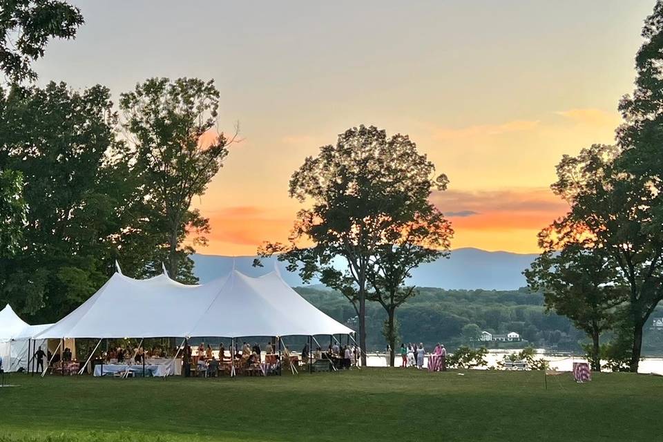 Sailcloth tent w/ Catskill sun