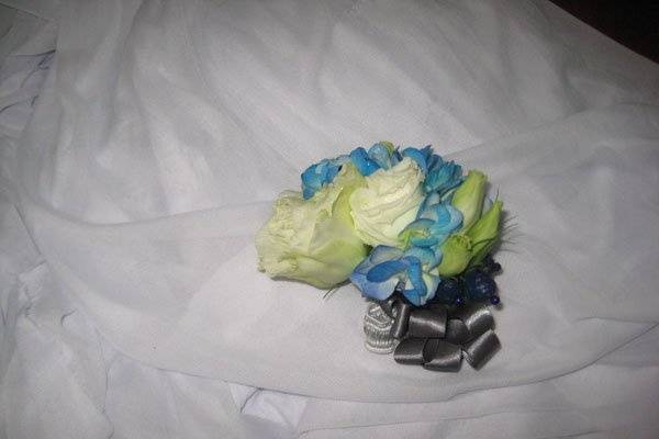 wedding boutonniere, wedding ceremonies, wedding flowers
