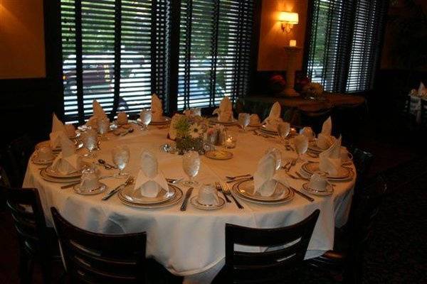 Table set at John and Cate Rehearsal.