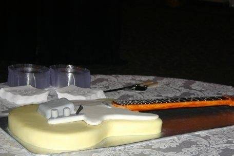 Guitar Grooms Cake