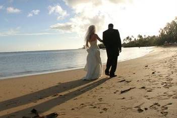 Beach wedding on Maui