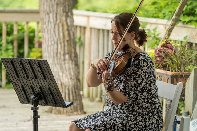 Lauren Canitia, Violinist