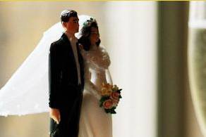 Cake topper