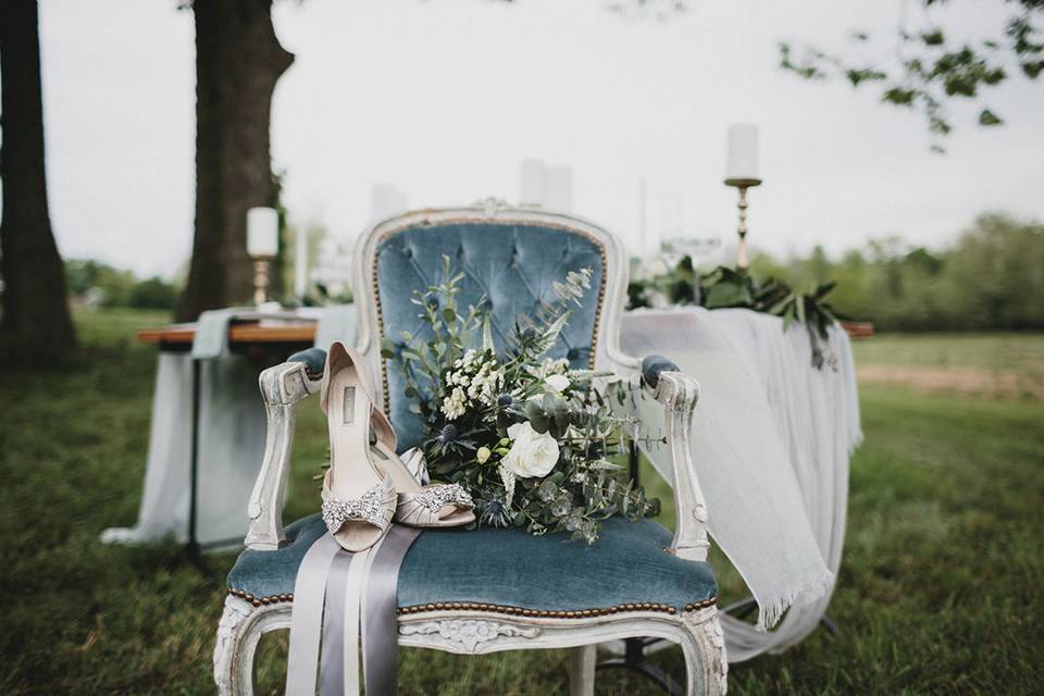 Bridal bouquet & shoes