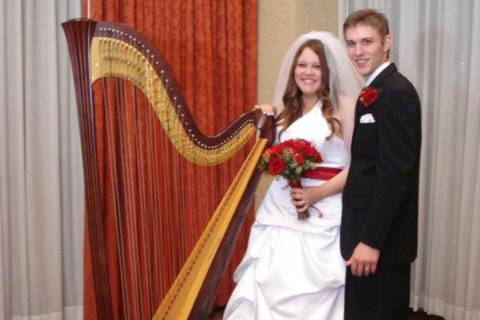 Pamela Pamperin, Harpist