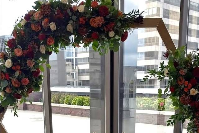Head Table With Hexagon Arch