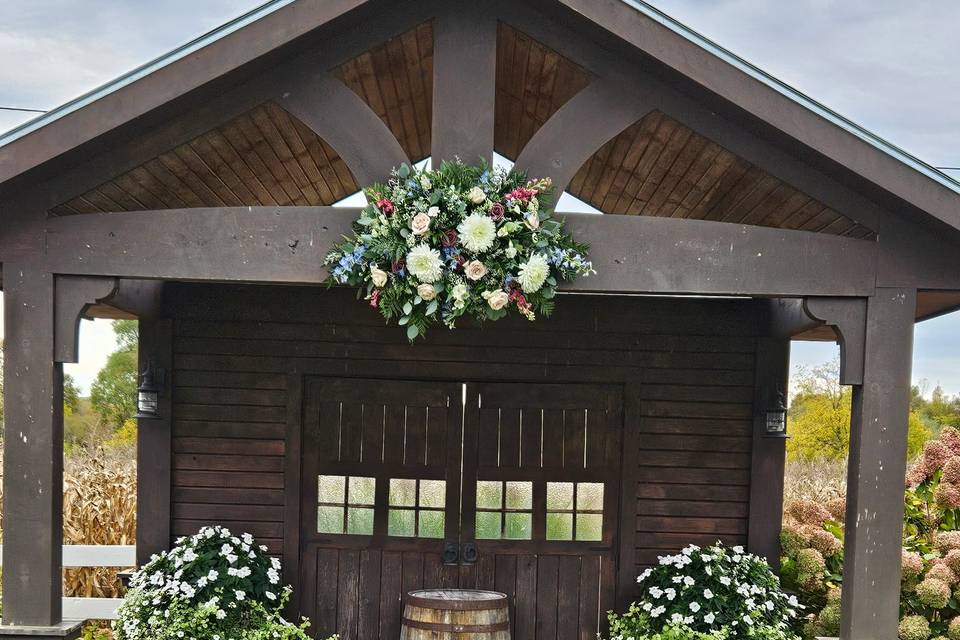 Arch and urns for Ceremony