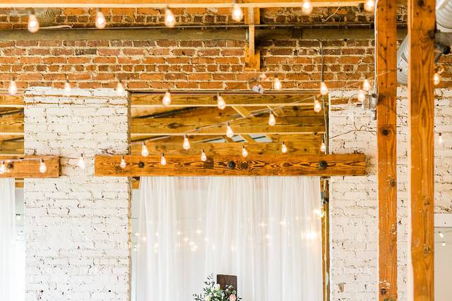 Indoor ceremony set up
