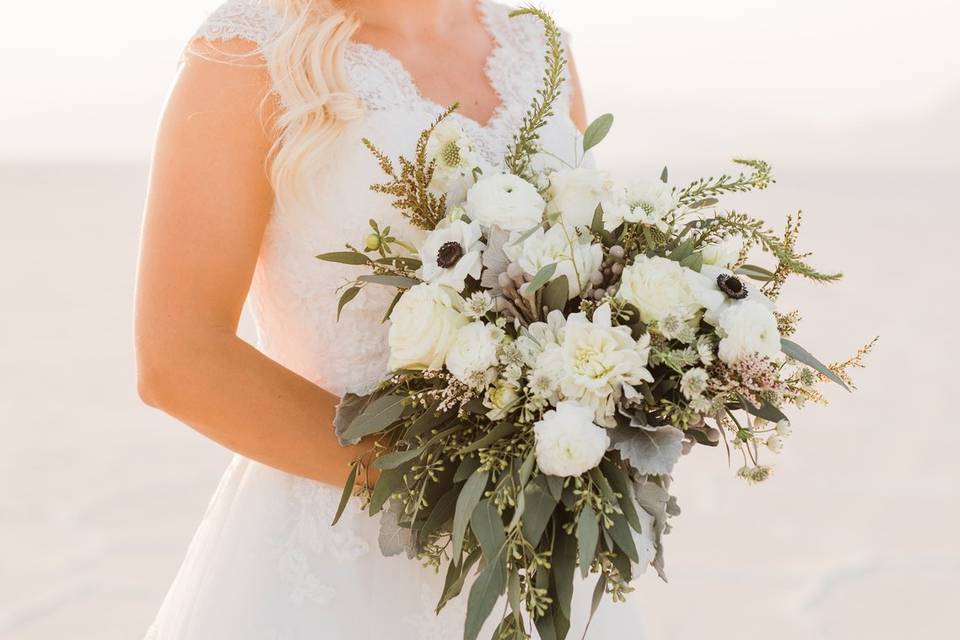 Veil + bouquet