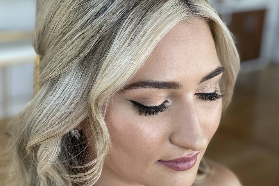 Let the lashes do the talking