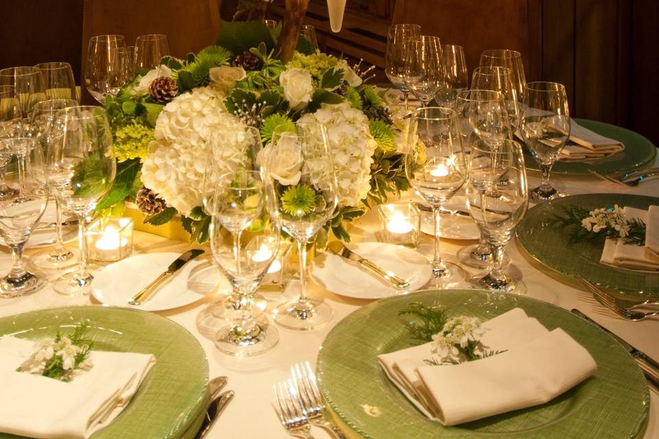 Adirondack Room table setting