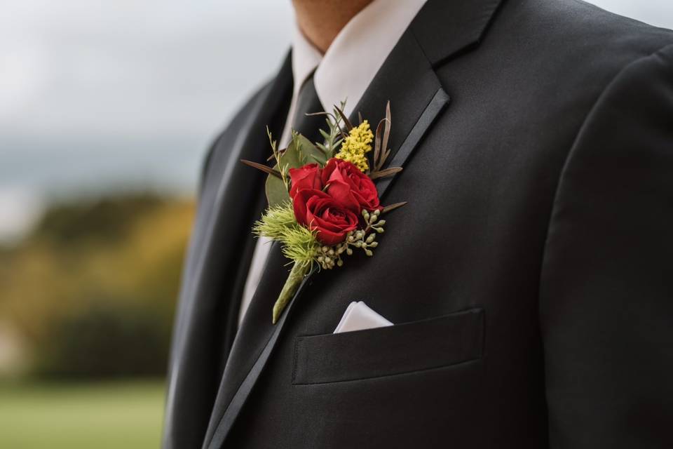 A tasteful boutonniere