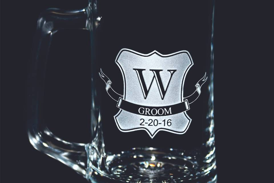 Personalized gifts available for the entire wedding party. This attractive 15 oz sports beer mug is our most popular beer mug. Also available in 25 oz with no extra charge. This heavy, quality glassware is the sleekest style beer mug on the market. See picture of available engravings for this beer mug.