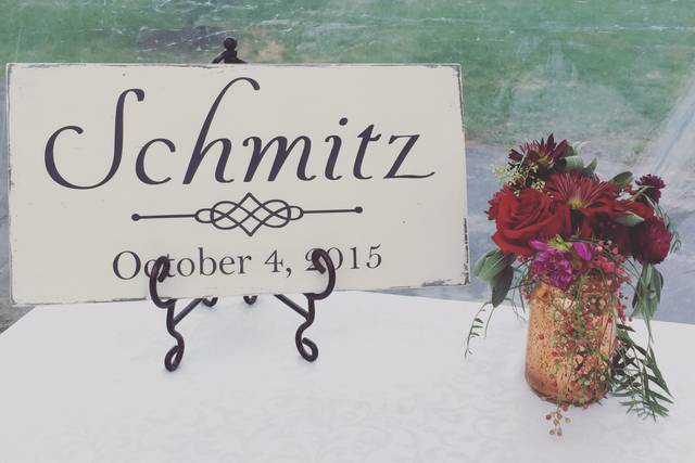 Our personalized name signs with established date are a perfect photo prop for your wedding photos.....and a beautiful addition to your home. Add a personal touch at your reception.