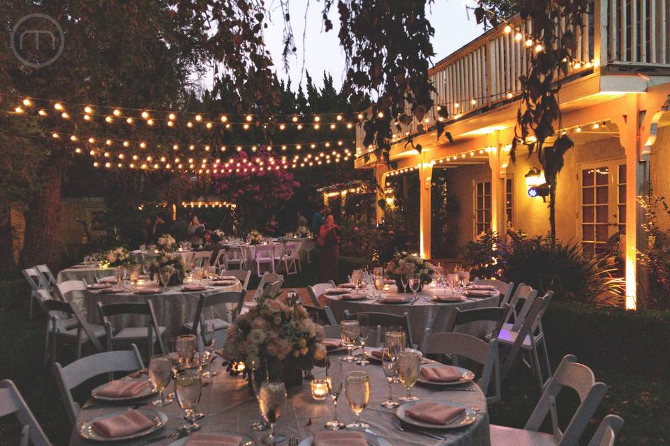 Garden reception ambiance